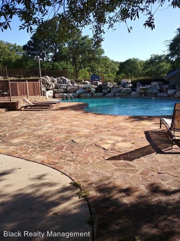 Foto principal - 1 br, 1 bath Apartment - 400 Green Leaf