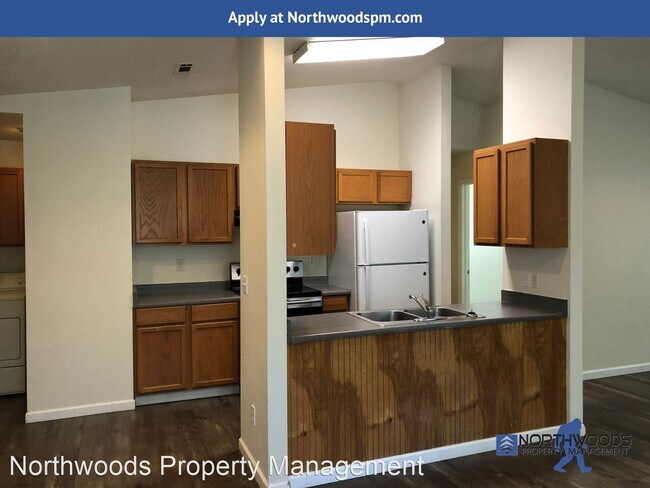 Foto del edificio - 3 br, 2 bath House - 519 Putnam