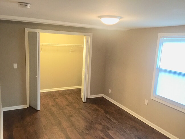 Building Photo - 3 Bedroom 1 Bath House in Madison with Amenities!  $1925/mo