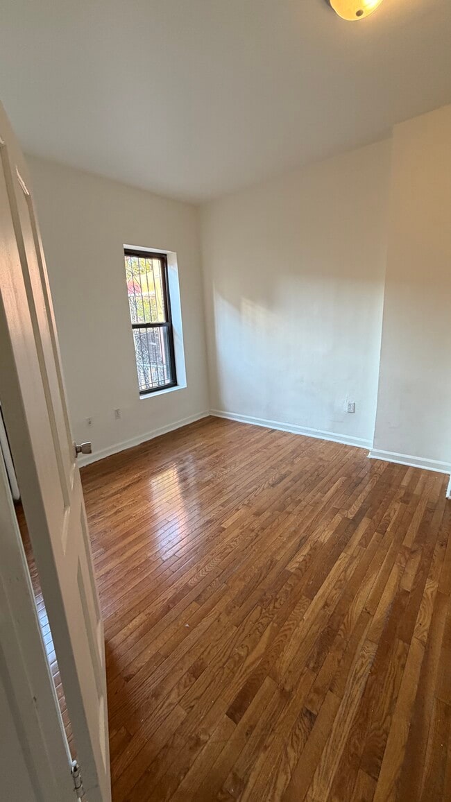 Building Photo - 444 Essex St