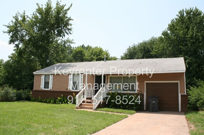 Building Photo - Coming Soon! 3 BED 1 BATH! Schedule a tour today!
