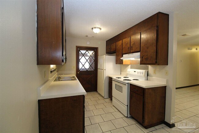 Building Photo - 6498 Colonial Dr