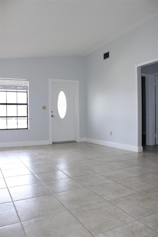 Building Photo - 2728 W 74th St
