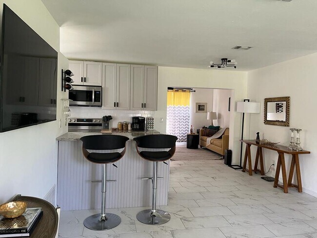 Foto del edificio - Sandpiper area of Pt St Lucie  Furnished 2...