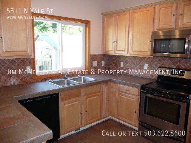 Building Photo - 5811 N Yale St