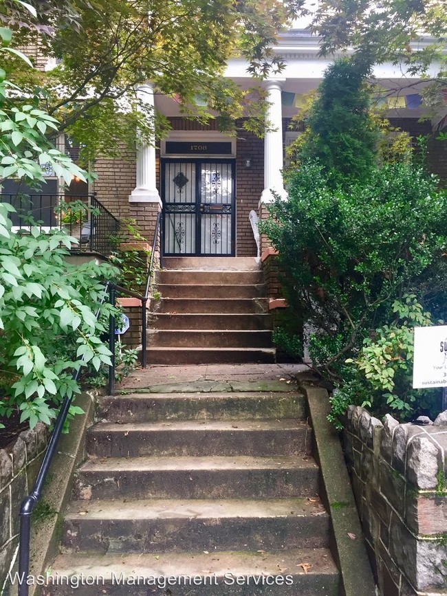 Foto del edificio - 1708 Lanier Pl NW