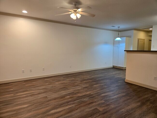 Foto del edificio - 1957 Wire Rd