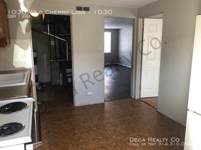 Building Photo - 3 Bedroom - 1.5 Bath Apartment near Clayton