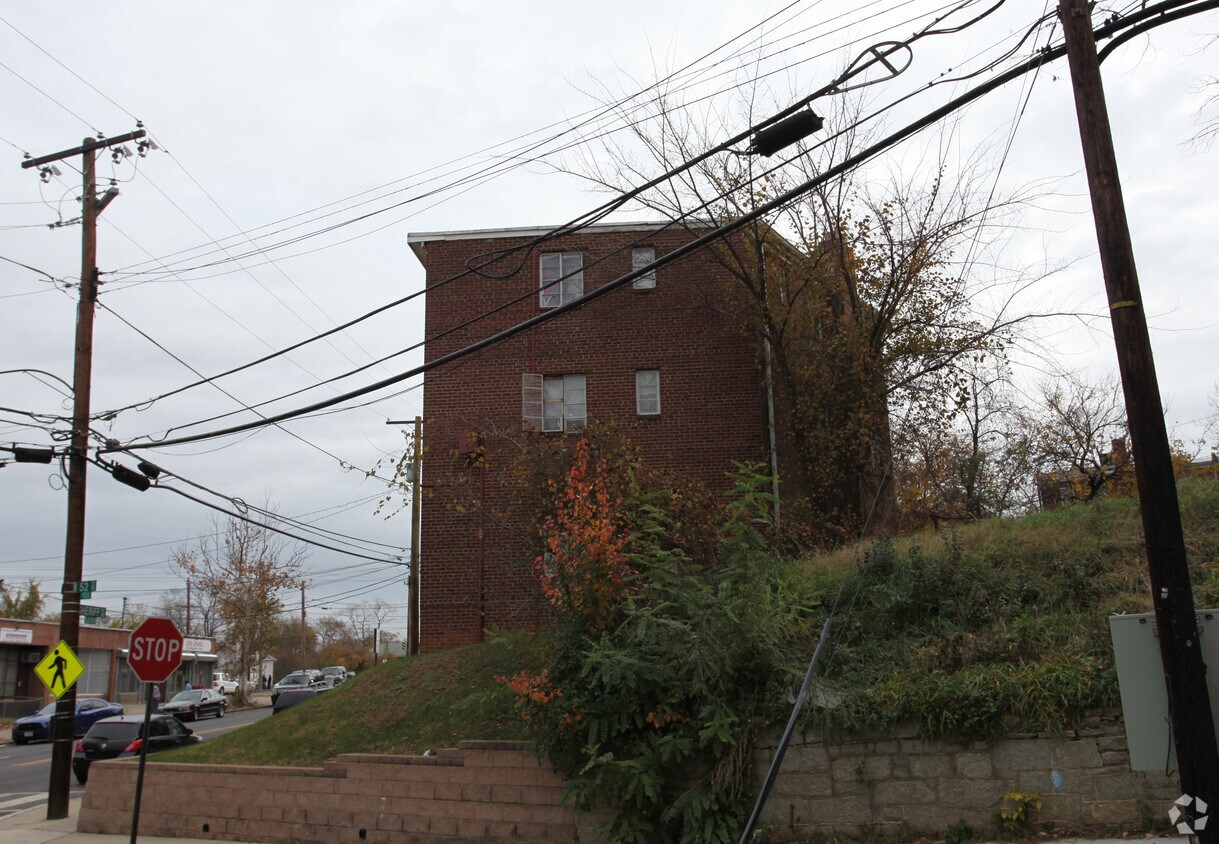 Building Photo - Sheriff Apartments