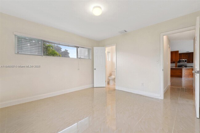 Building Photo - 20545 Leeward Ln