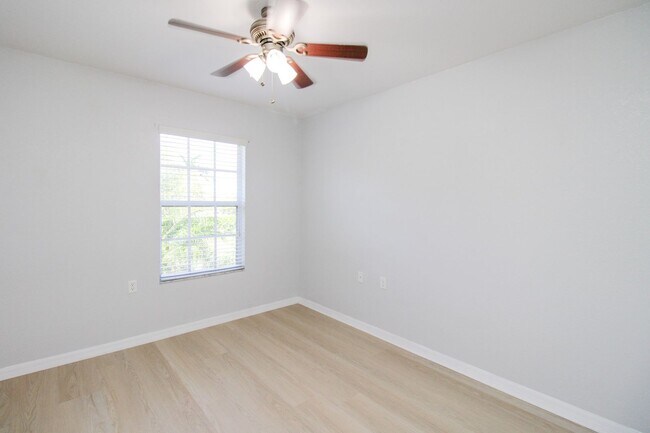 Foto del edificio - ONE MONTH FREE***3 BED + DEN/2.5 BATH RENT...