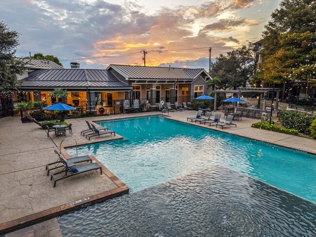 Building Photo - The View at Westover Hills