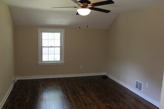 Building Photo - 300 Barclay Avenue