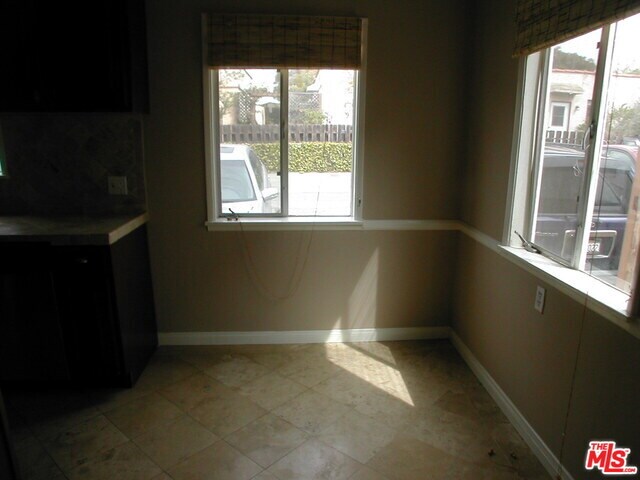 Building Photo - 2221 Ocean Park Blvd