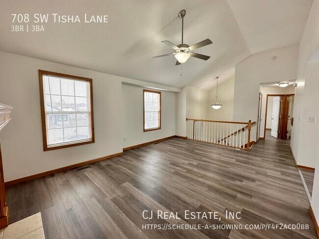 Building Photo - 708 SW Tisha Ln