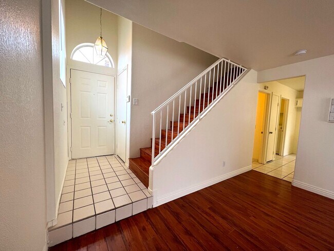 Building Photo - 4548 Aviation St