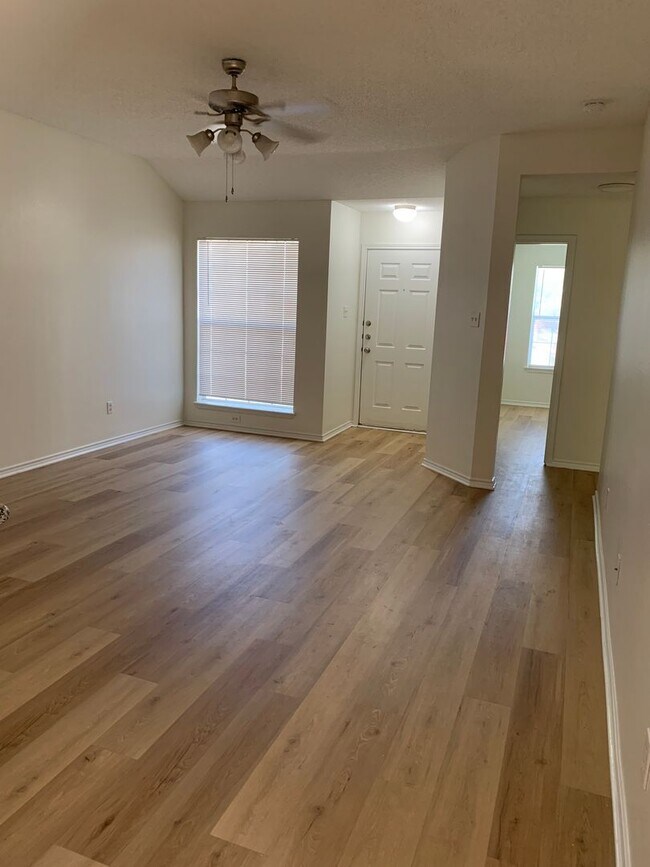 Foto del edificio - Updated 3/2 duplex in North Lubbock!