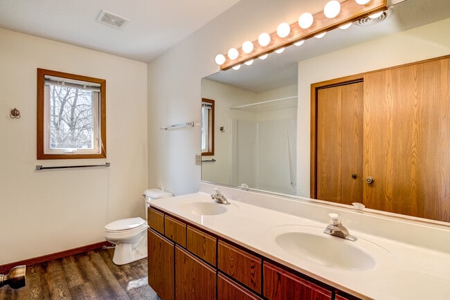 Building Photo - 13203 39th Ave N