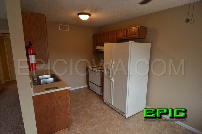 Building Photo - 1226 O Avenue Pl NE