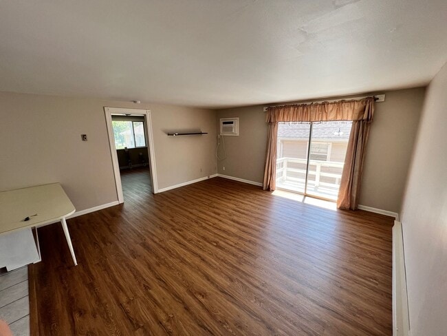Building Photo - Spacious 1 Bdr Apt Across from KSU - Prele...