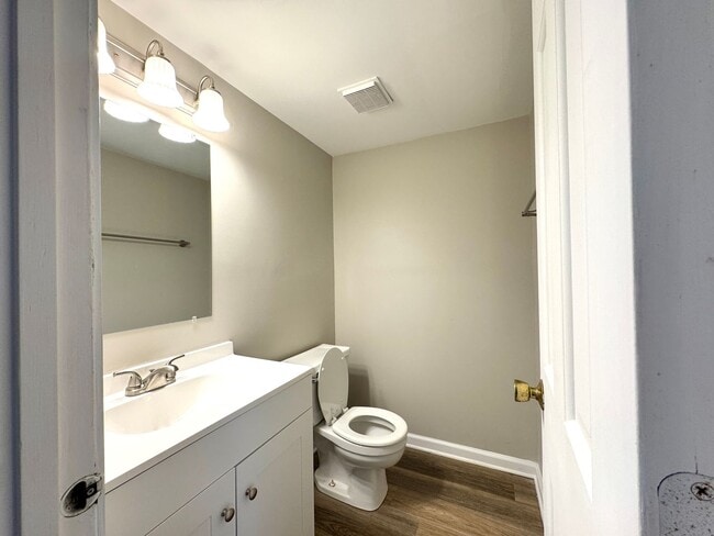 Foto del edificio - Great 3 BR Hamilton Village Townhouse w/ N...