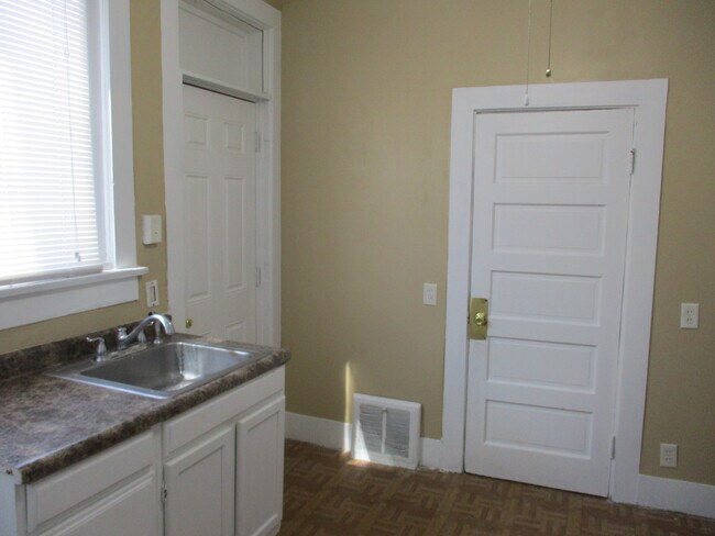 Building Photo - New Listing!!!