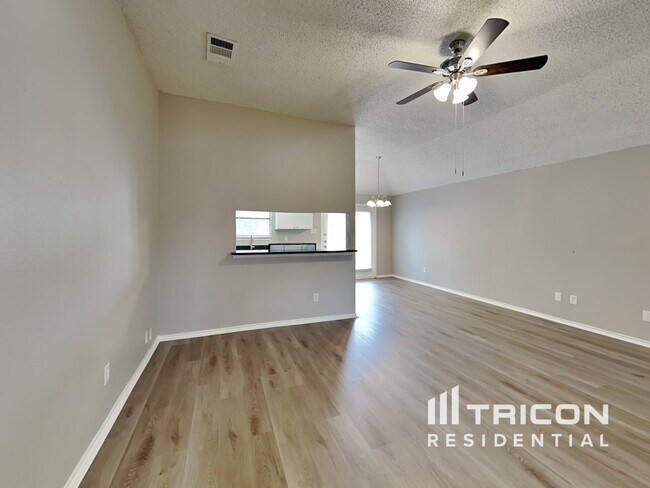 Foto del edificio - 815 Witherspoon Ct