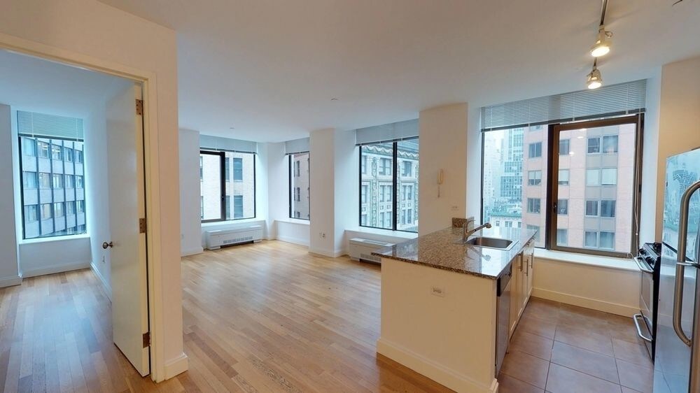 Primary Photo - 11 Hanover Square