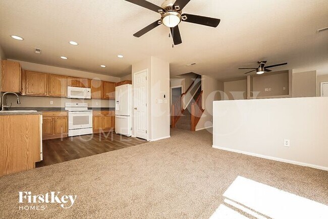 Building Photo - 783 Willow Dr
