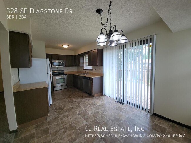 Foto del edificio - 328 SE Flagstone Dr