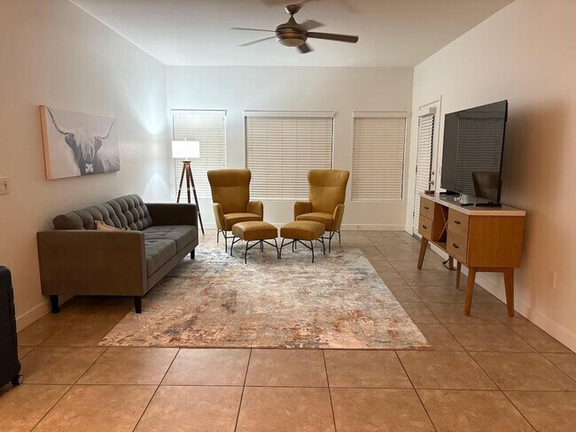 Building Photo - 5450 E Deer Valley Dr