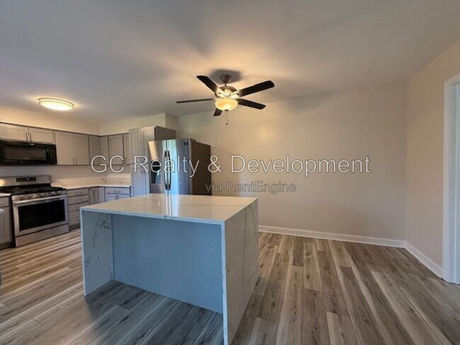 Foto del edificio - 280 Paddock Cir