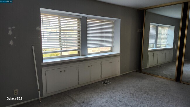 Building Photo - 1830 Holland Dr