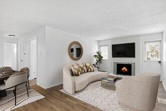 Building Photo - ReNew on Lindbergh