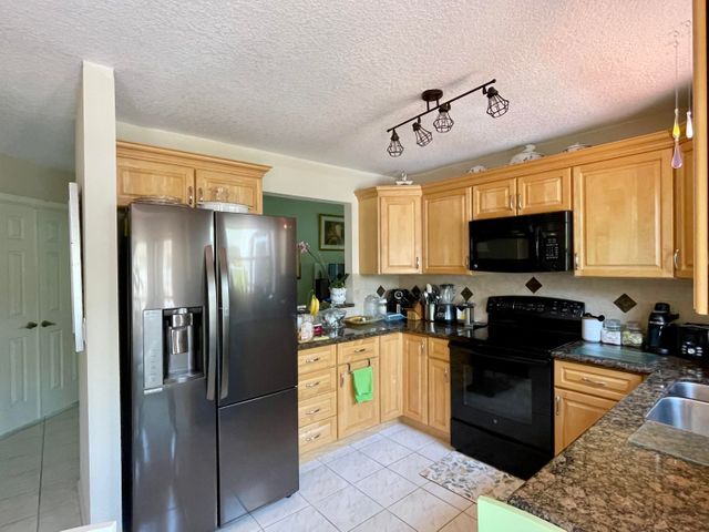 Foto del edificio - 2701 Neaton Ct