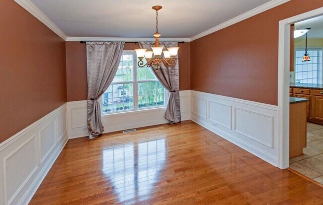 Building Photo - Welcome home to this stunning 4-bedroom, 2.5-bath residence in the highly sought-after Williamsga...