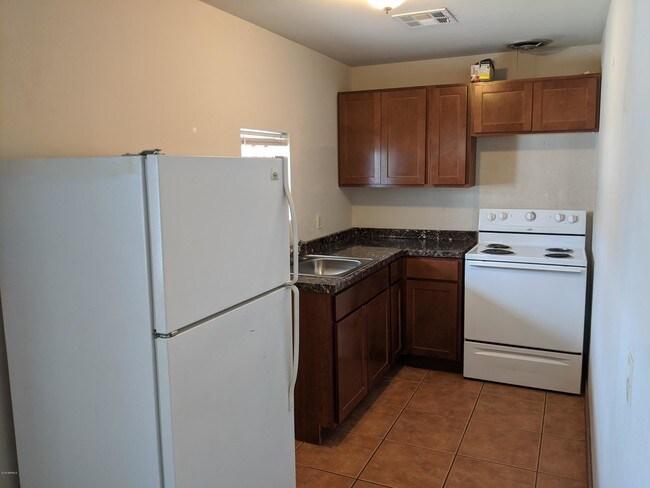 Building Photo - 145 W Wickenburg Way