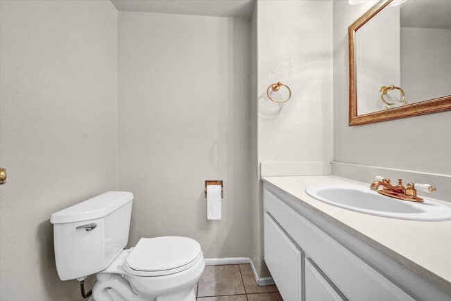 Building Photo - 5598 E Vista Del Rio