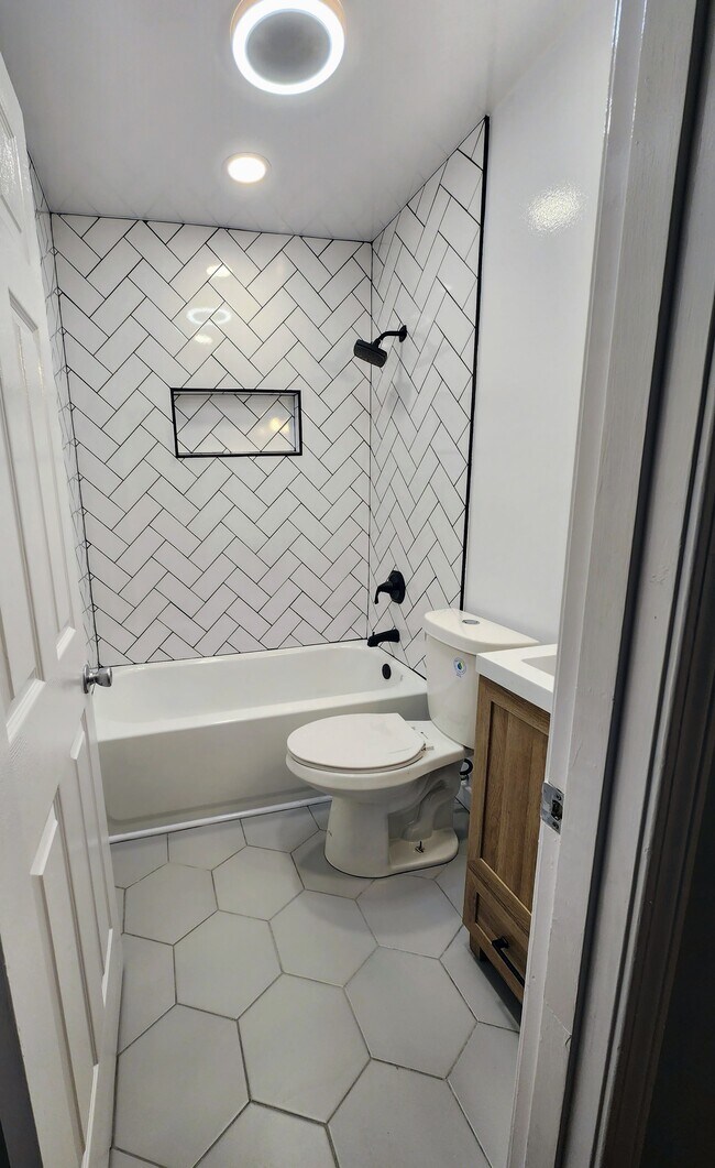 Foto del edificio - 4019 Blossomwood Dr