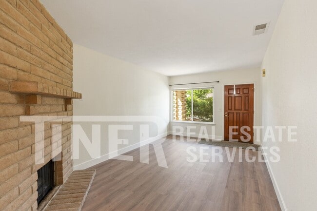 Foto del edificio - 9140 Nasreen Dr