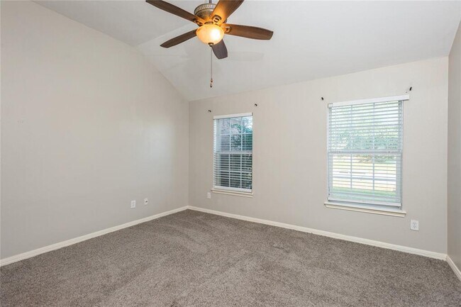 Building Photo - 10368 Stone Gate Dr