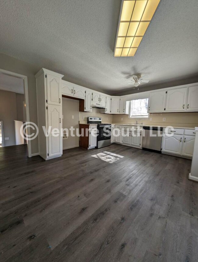 Building Photo - 6454 Telia Dr