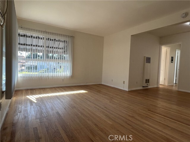 Foto del edificio - 401 W Grand Ave