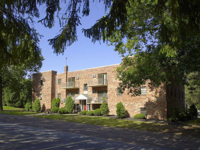 Foto del edificio - Spruce Court Apartments