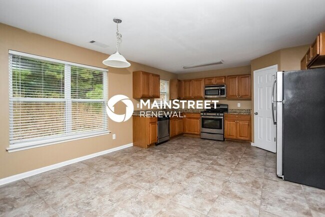 Building Photo - 5 Bedroom Pet-Friendly Home in Atlanta, GA with Main Street Renewal