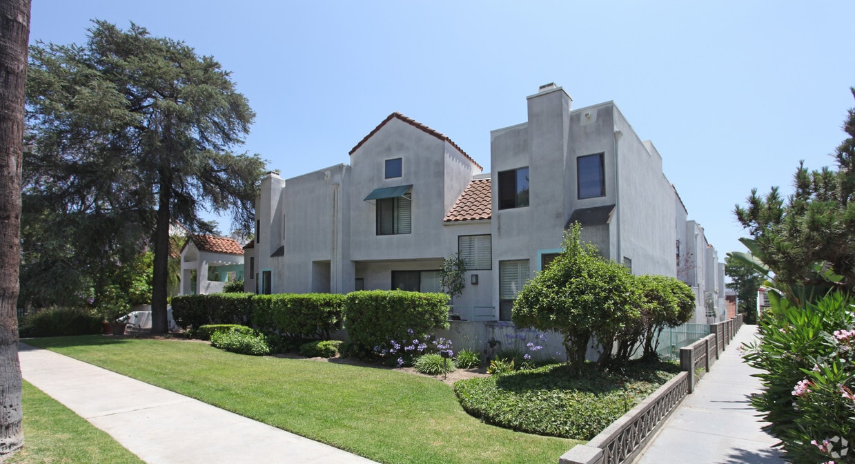 Residential Condominium Apartments in Glendale, CA