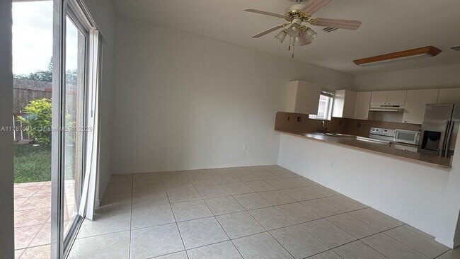 Foto del edificio - 16323 SW 57th St