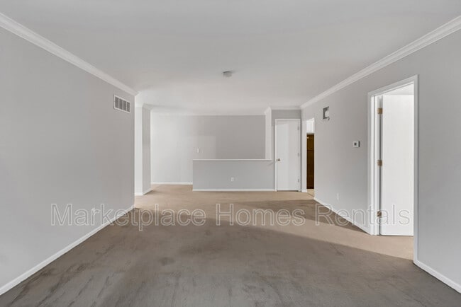 Building Photo - 5116 Heege Rd