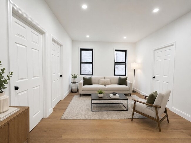 Building Photo - 428 56th St