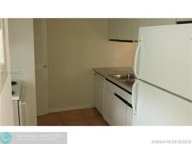 Building Photo - 334 SW 86th Ave